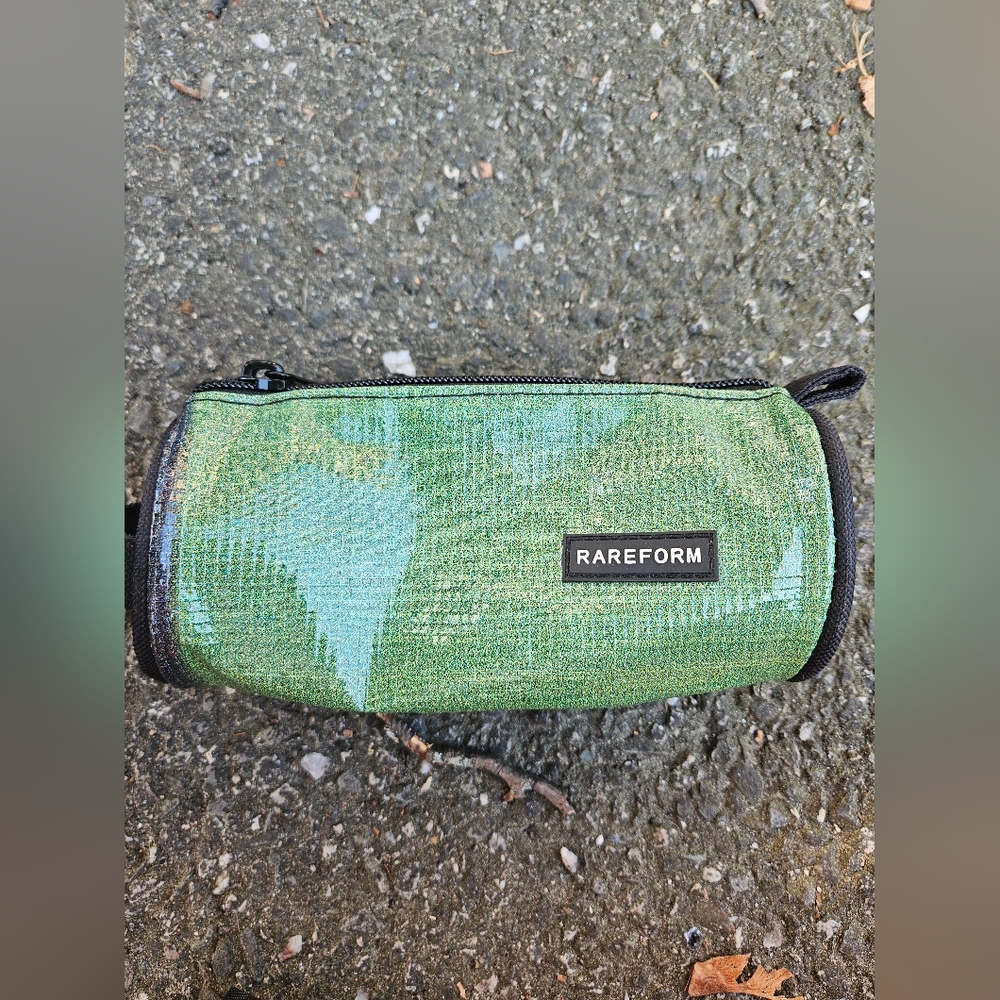 Rareform pouch